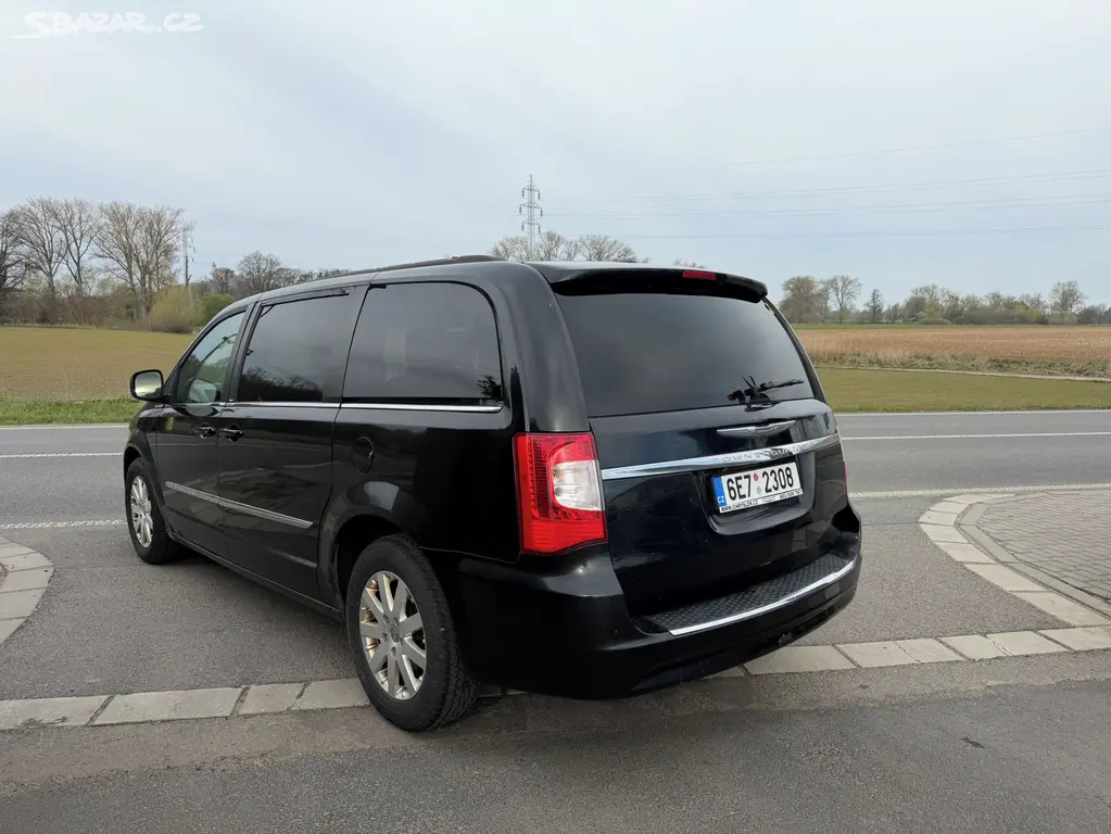 Chrysler Town Country 3.6 LPG RT DVD Kůže 2014 - fotka 4