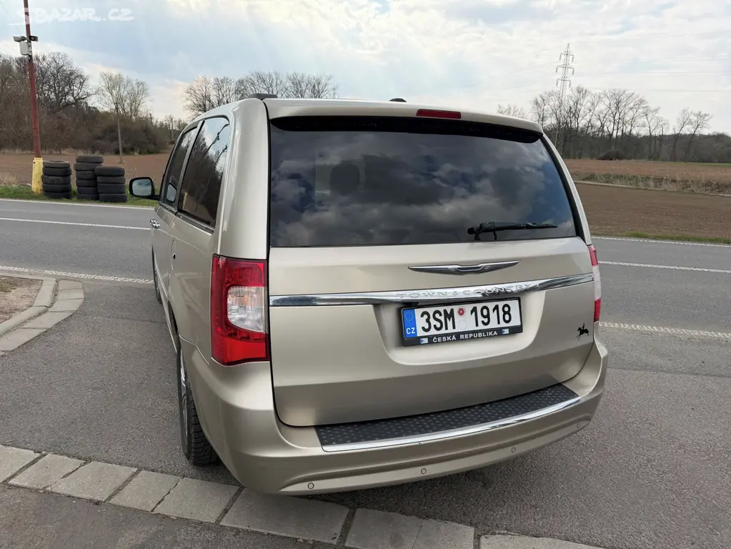 Chrysler Town Country 3,6 2x DVD Limited 2013 - fotka 5