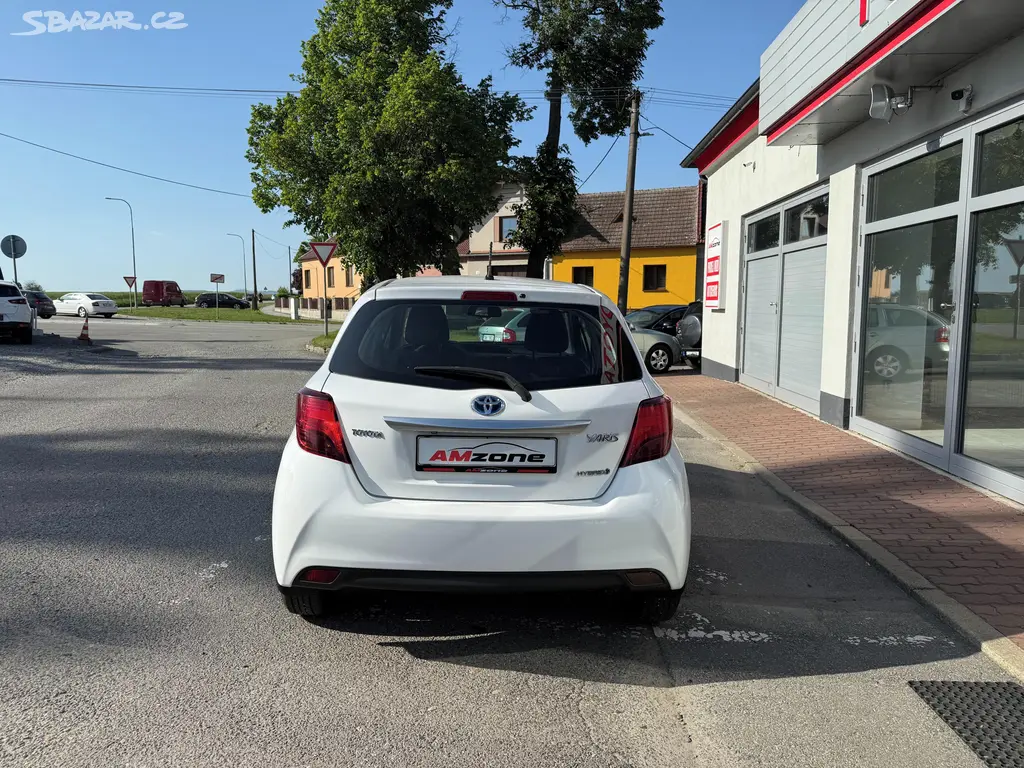 Toyota Yaris, 1,5 HSD e - CVT Comfort - fotka 6