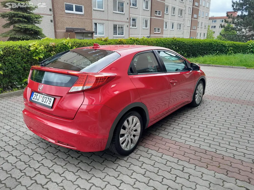 Honda Civic 2,2i-DTEC 110KW Sport - fotka 3