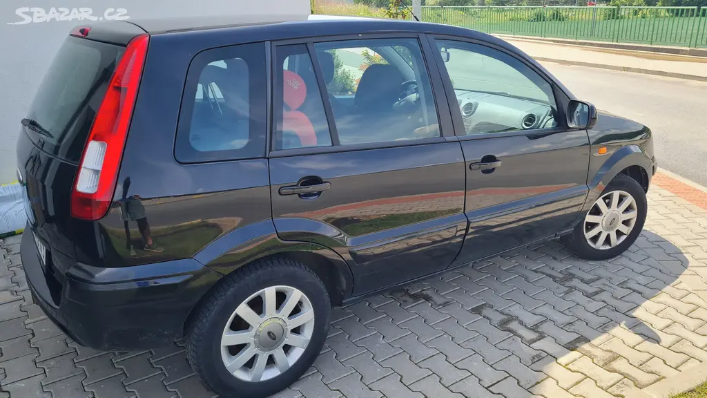 Ford Fusion 1,4i, RV12/2012 s autosedačkou Britax - fotka 2