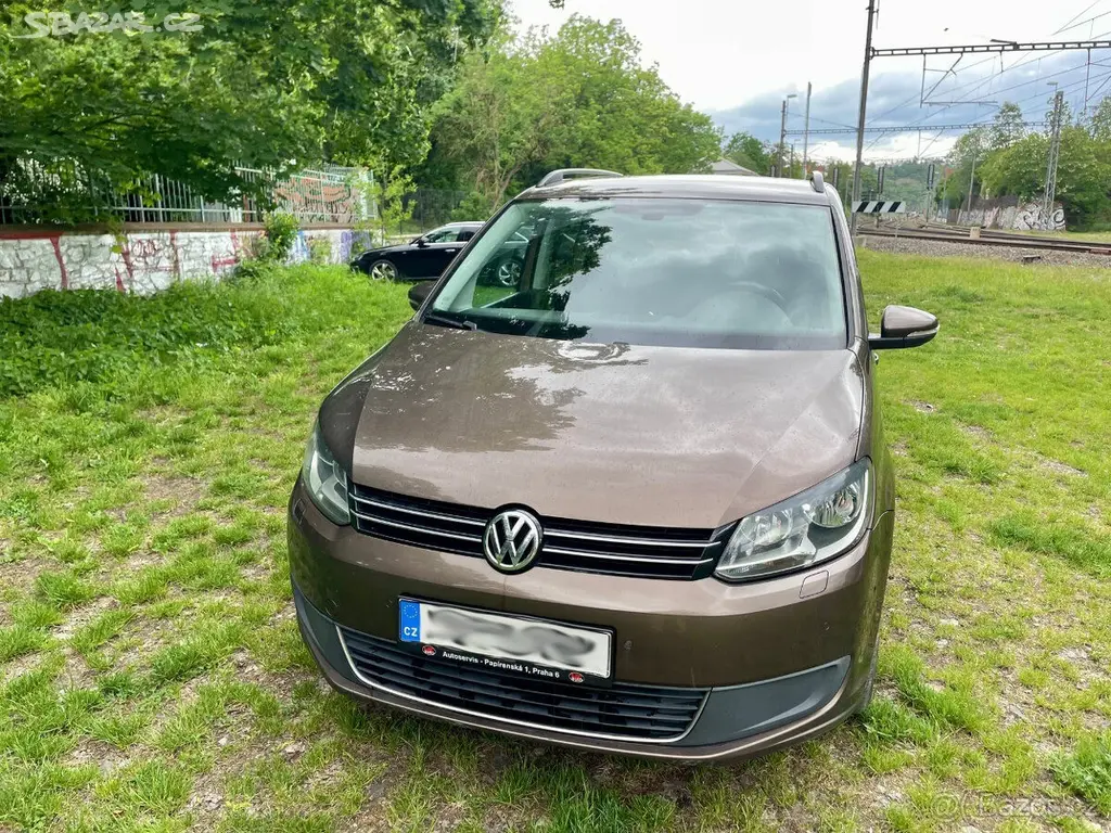 Volkswagen Touran 1,4 7 místný, automat, 2014 - fotka 4