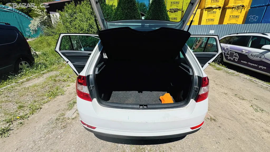 Škoda Rapid Hatchback, 1.2 TSi, 63kW, 2015, ČR - fotka 6