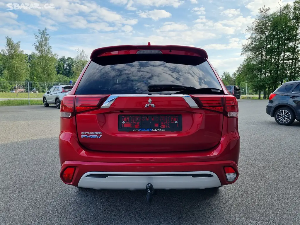 Mitsubishi Outlander, 2.4 PHEV 4x4 - fotka 4