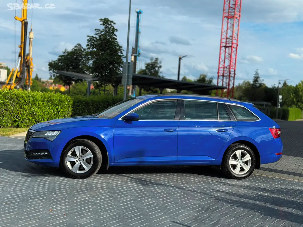 Škoda Superb 2.0 TDi 110 kW / 2022 / manuál tažné - fotka 3
