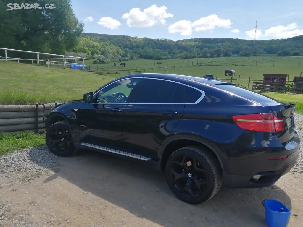 BMW x6 50i - fotka 2