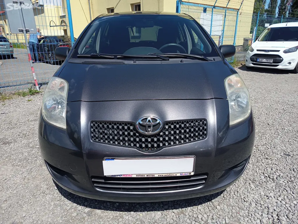 Toyota Yaris 1,3VVTi Comfort ČR - fotka 2
