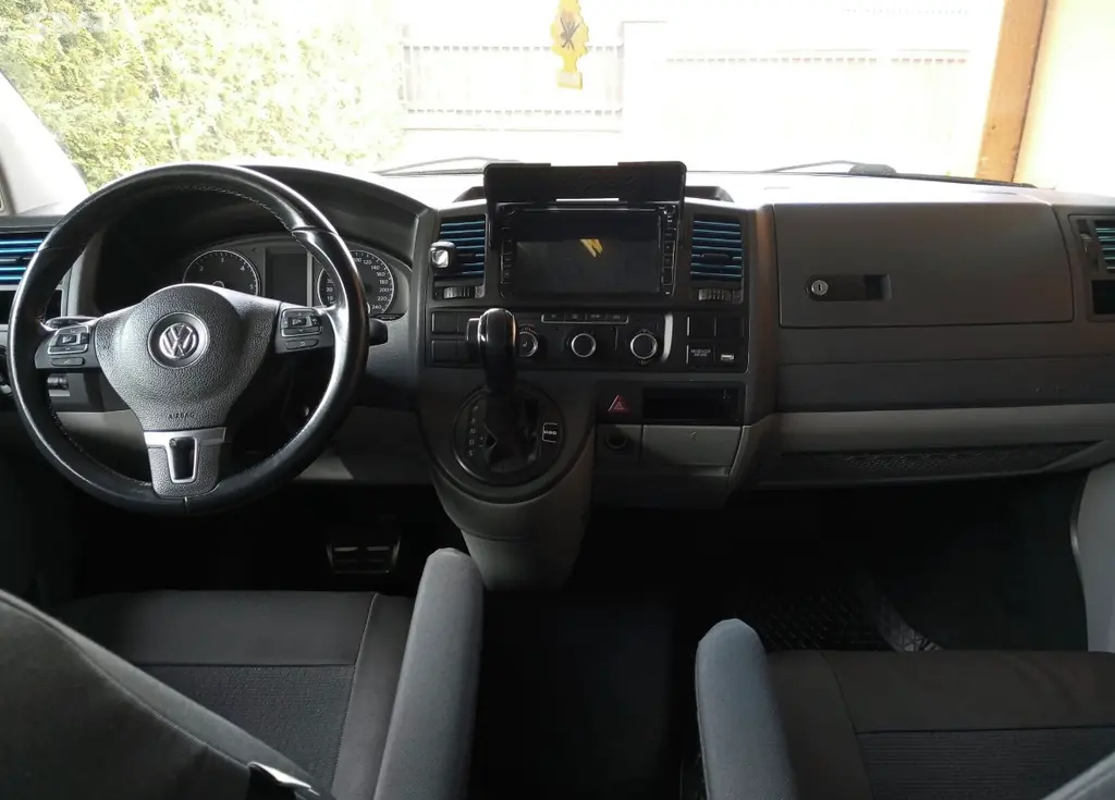 Volkswagen Caravelle 2.0 TDI, 103 KW, DSG - fotka 6