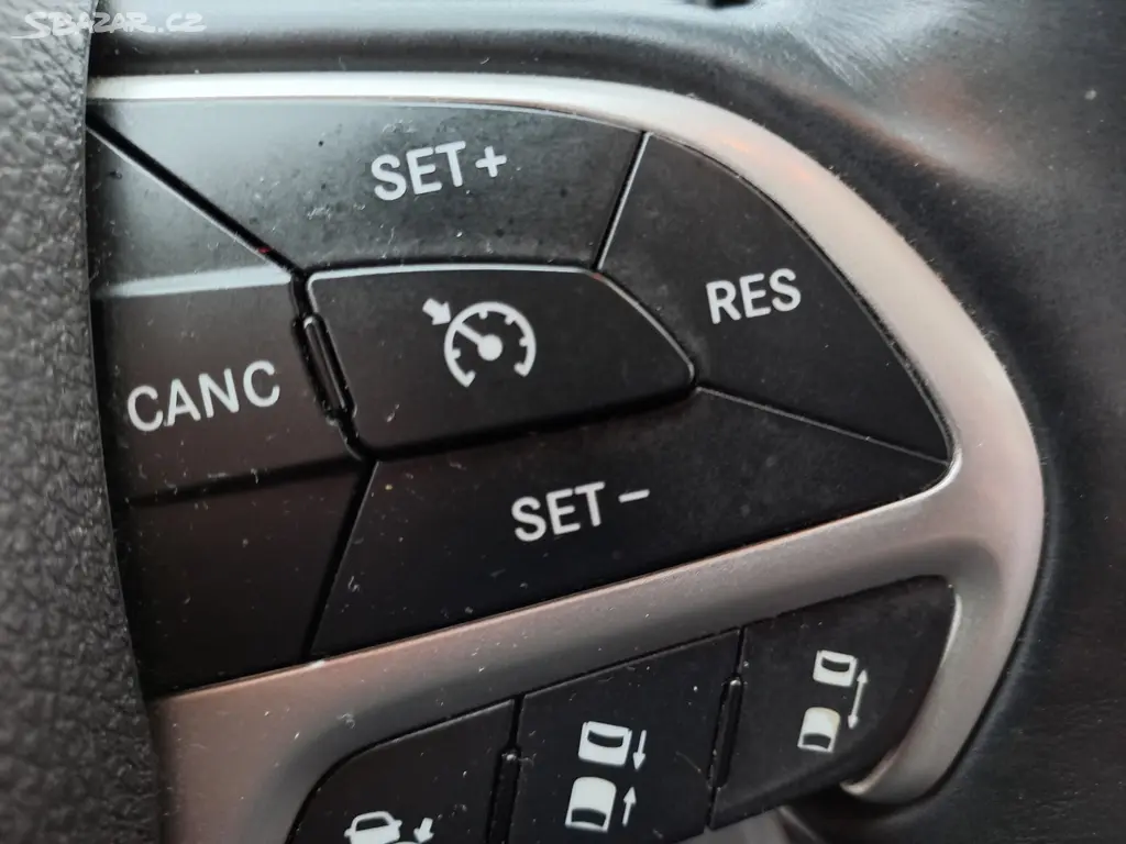 Jeep cherokee - fotka 5
