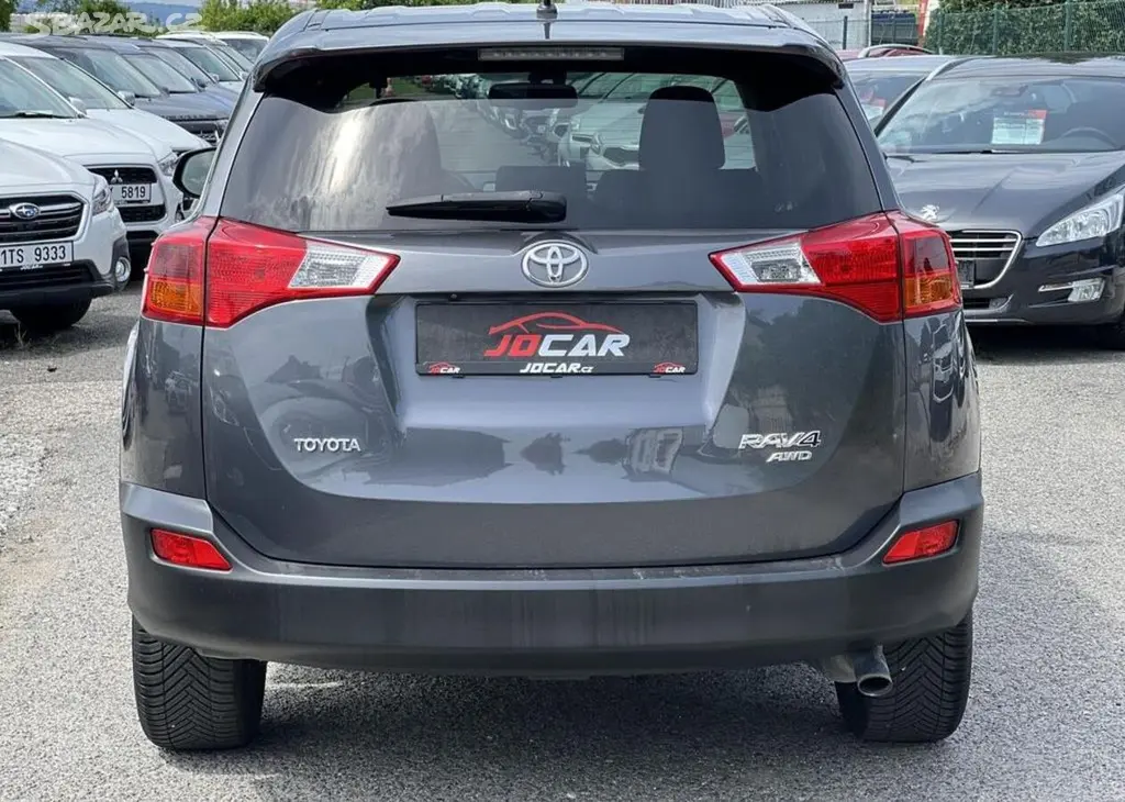Toyota Rav4 2.0D D4D 4x4 KAMERA TEMPOMAT manuální - fotka 6
