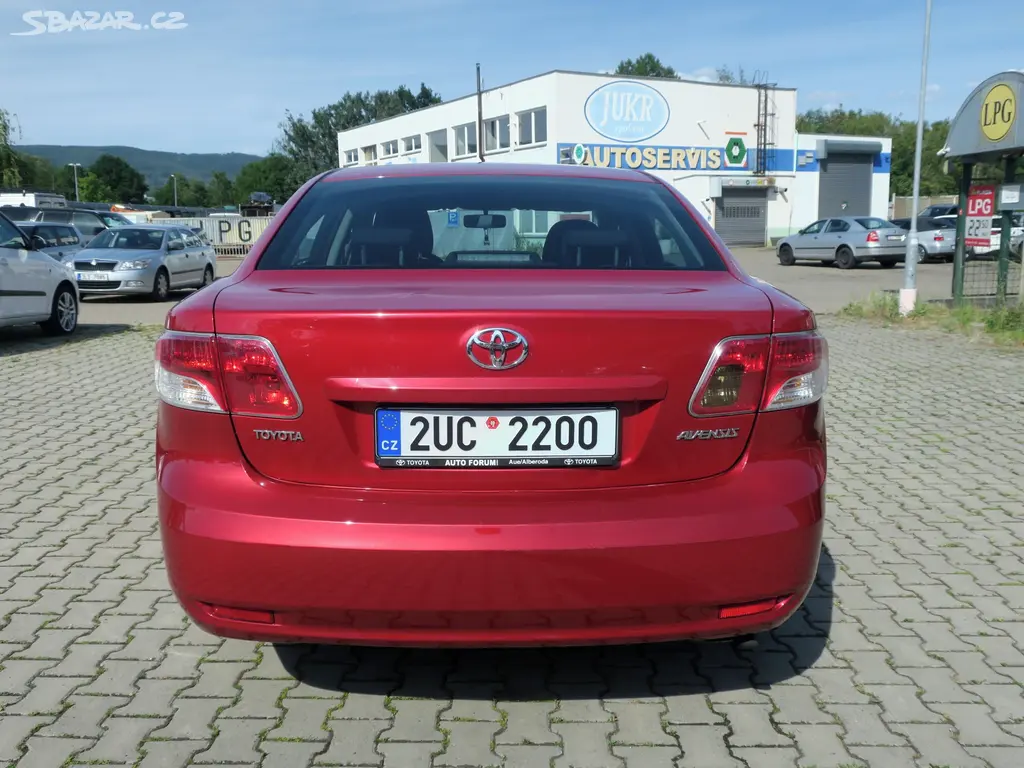 Toyota Avensis 1.6 i 16V 97 kW - fotka 5