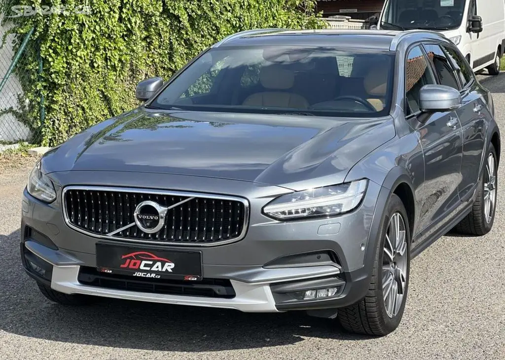 Volvo V90 T6 235kw AWD CROSS COUNTRY automatická