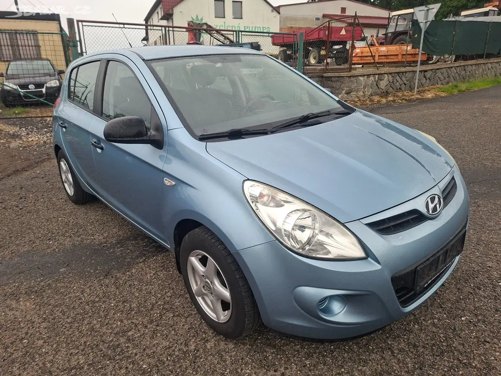 Hyundai i20 - fotka 2