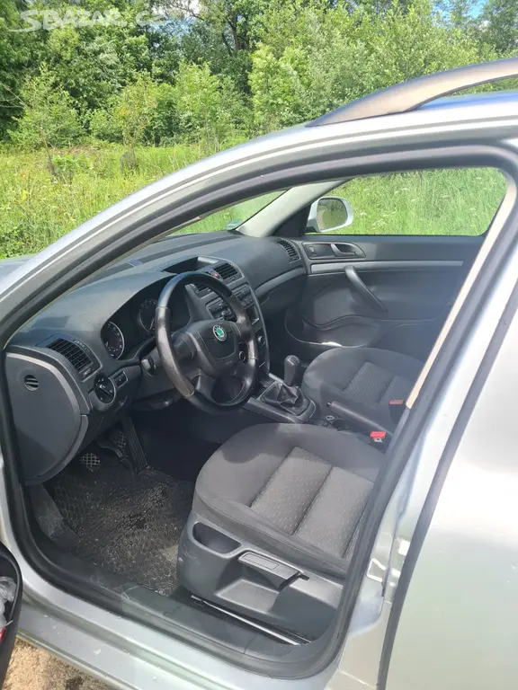 Škoda octavia II 1.6 TDI - fotka 5