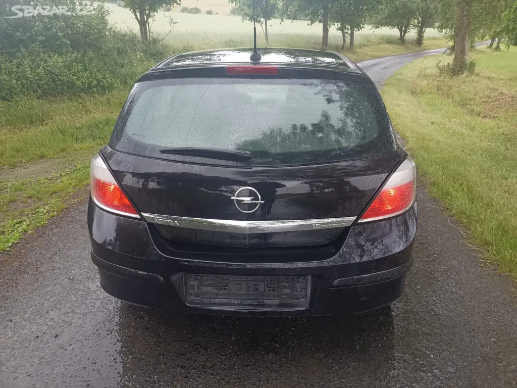 Opel Astra H 1.6 77Kw RV.2005 naj.150tis.-NOVÁ STK - fotka 5