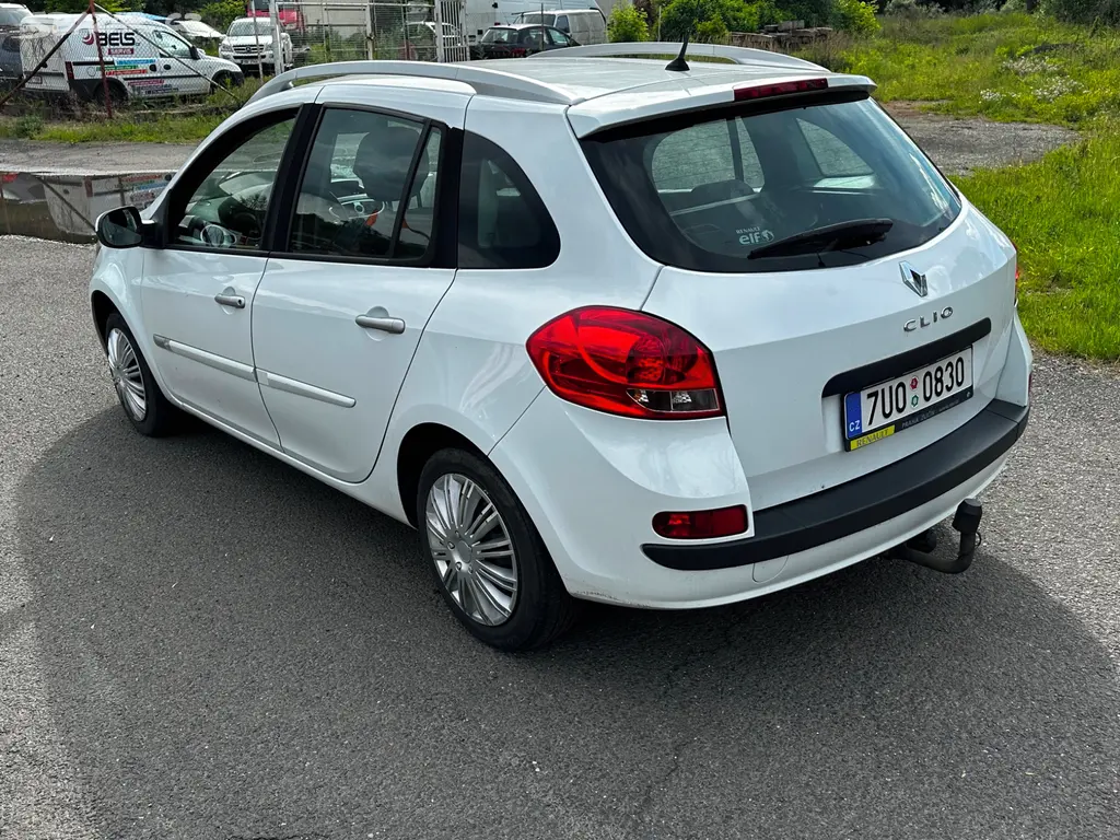 Renault Clio kombi 1.2i, r.2011, 98 800km,ČR - fotka 4