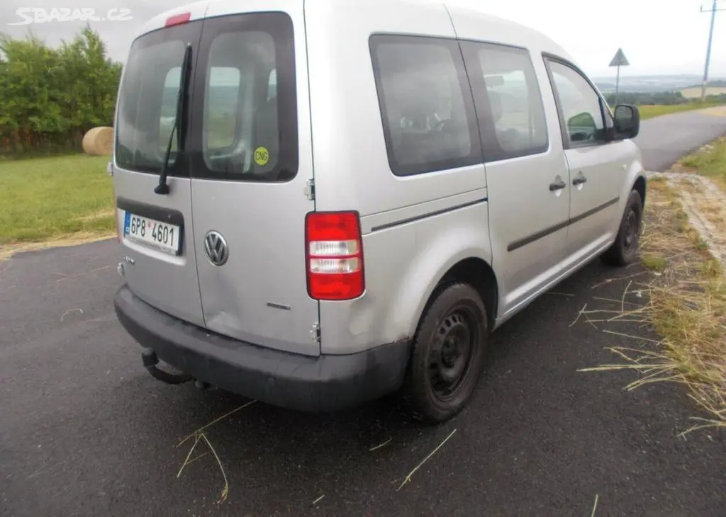 Volkswagen Caddy 2,0 CNG cng + benzín manuální - fotka 5