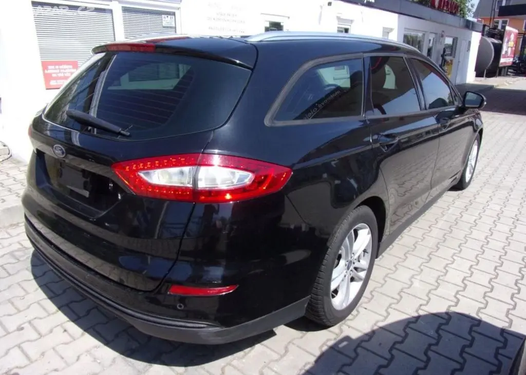 Ford Mondeo 2,OTDCi ST line 110kW nafta - fotka 4