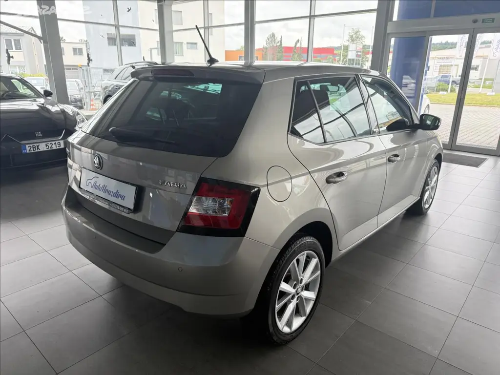 Škoda Fabia, 1,2 TSI 66kW,JOY,1.MAJ,SERVI - fotka 6