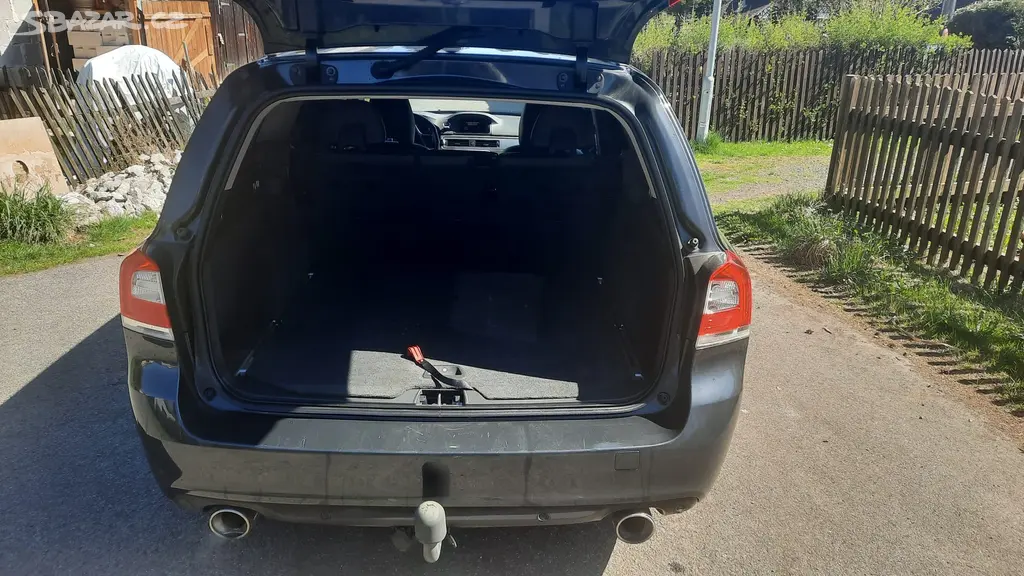 Volvo V70 D4 r.v.2014/říjen naj.198000km,193Hp - fotka 4
