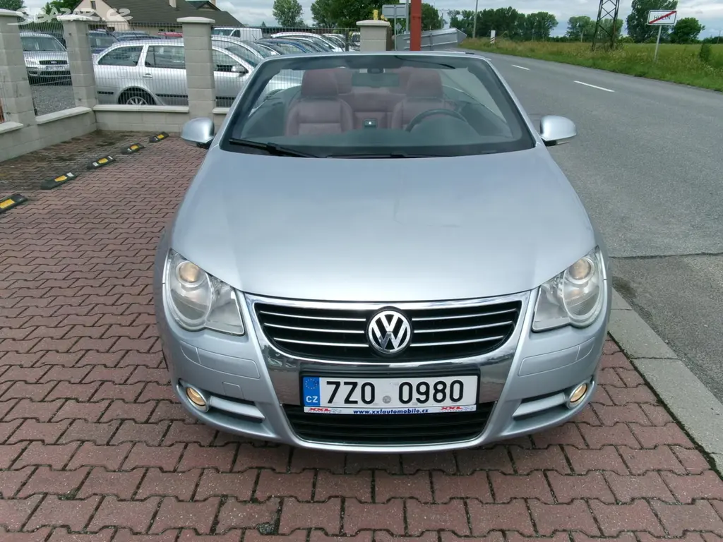 Volkswagen Eos, 2,0TDI 8V CABRIO - fotka 2