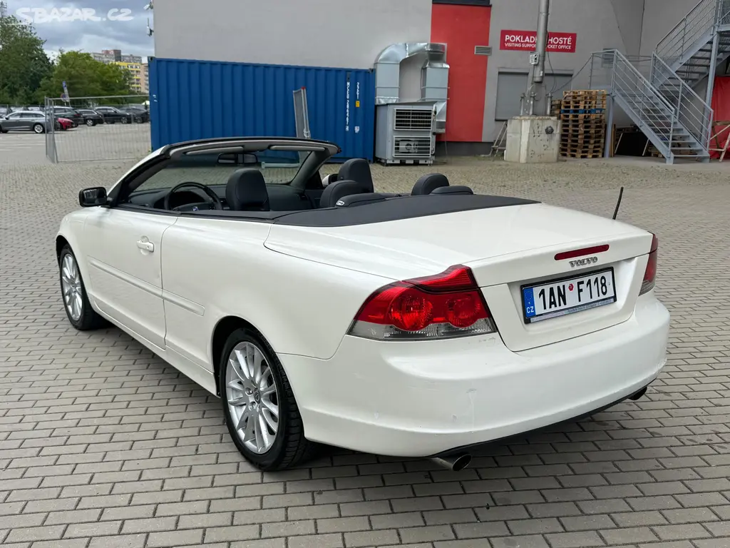 Volvo C70, 2.4D, 132kw Kabrio Automat - fotka 3