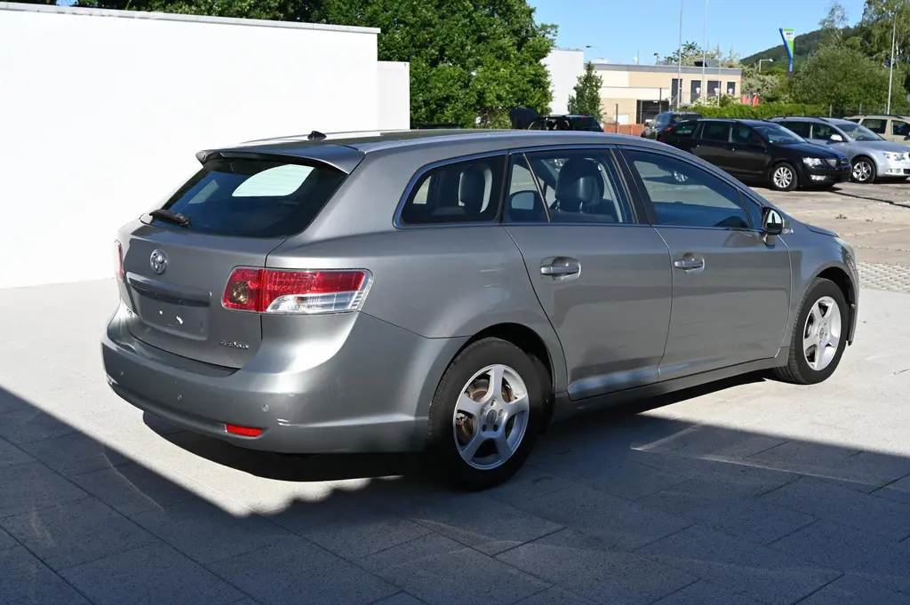 Toyota Avensis, 1.8 108KW Kombi Sol 10/2009 - fotka 5