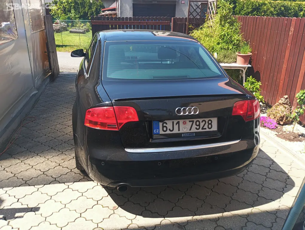 Audi A4 B7 - fotka 2