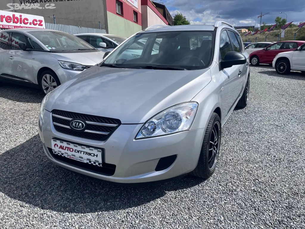 KIA CEED 1,6i KOMFORT KOMBI 1.MAJITEL - fotka 2