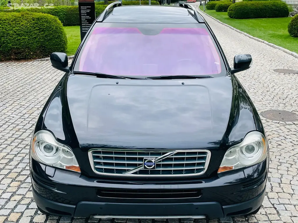Volvo XC90, 2.4D5 4x4 MAN 7MIST SERVISKA - fotka 6