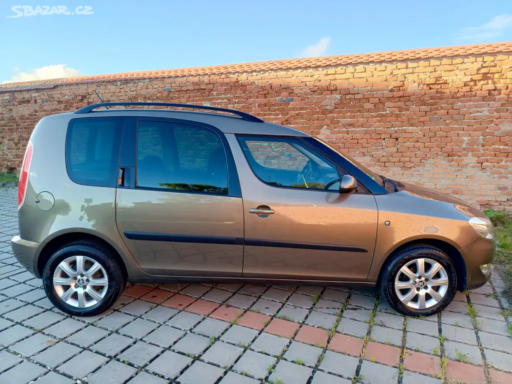 ŠKODA ROOMSTER 1.2 TSI 63 KW AMBITION - fotka 6