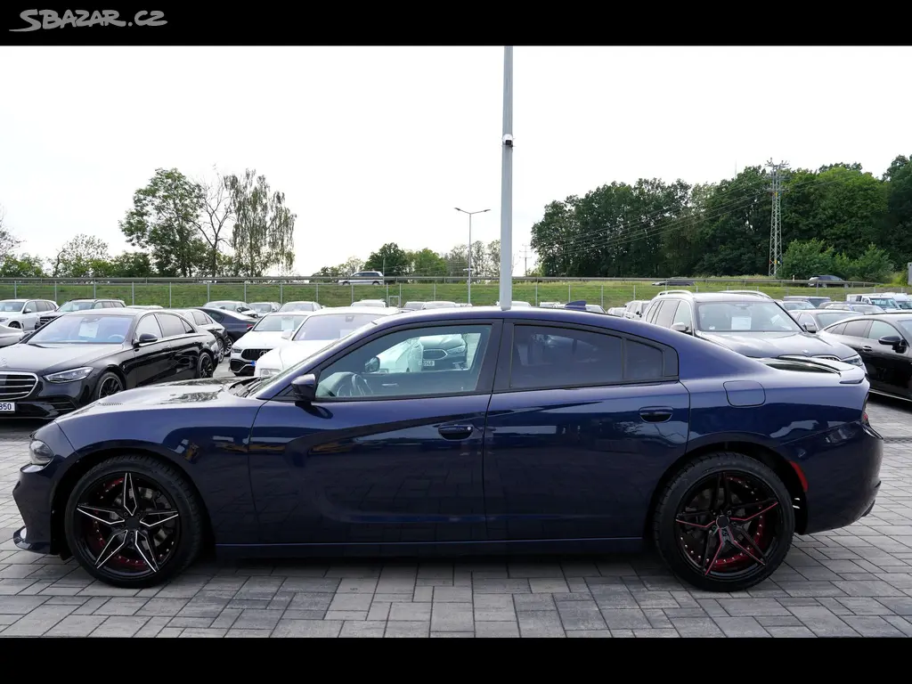 Dodge Charger, 5.7 V8 Hemi/kůže/AT/375 PS - fotka 3
