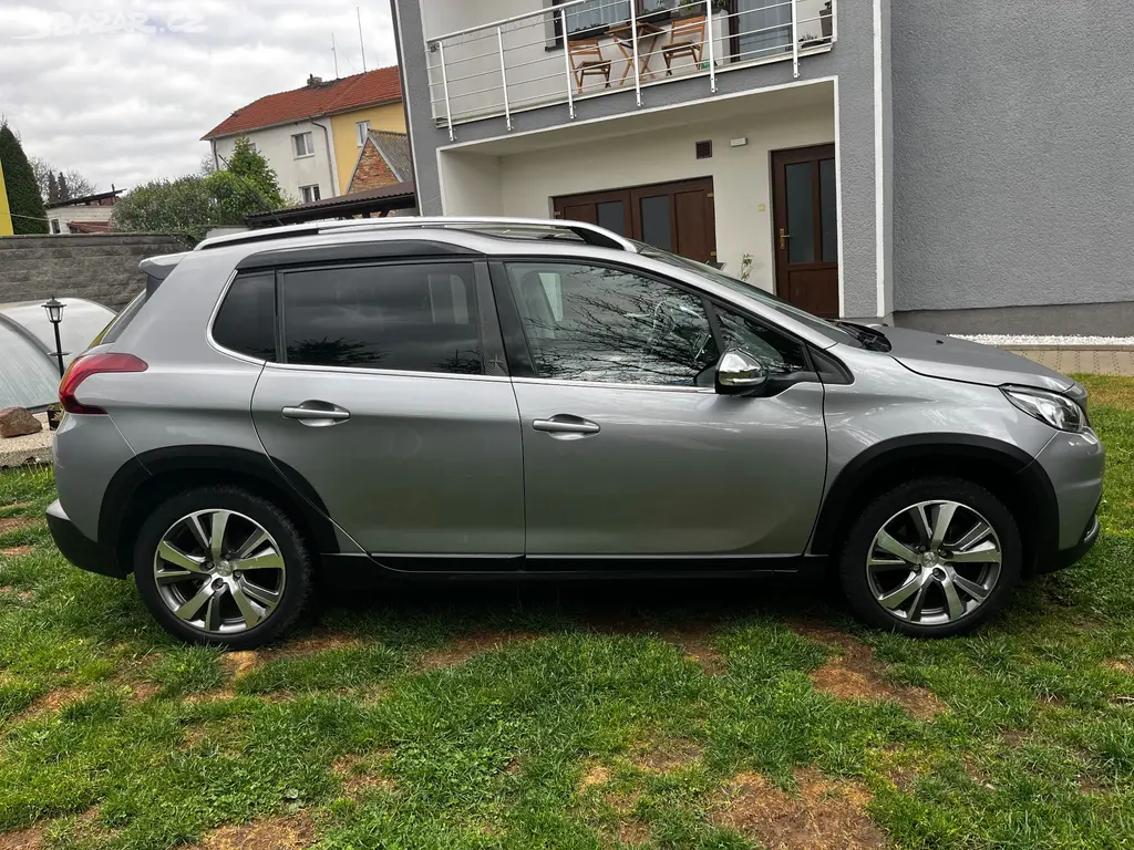 Peugeot 2008 Crossway 1.2i 81Kw Automat naj 90Tkm - fotka 6