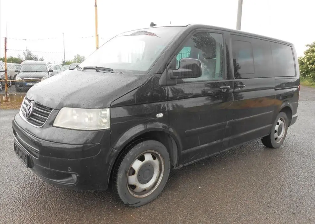 Volkswagen Multivan 2,5 96 kw 7 Míst Serviska - fotka 2