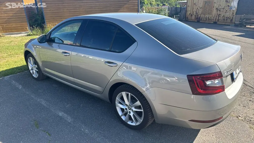 ŠKODA OCTAVIA - fotka 3