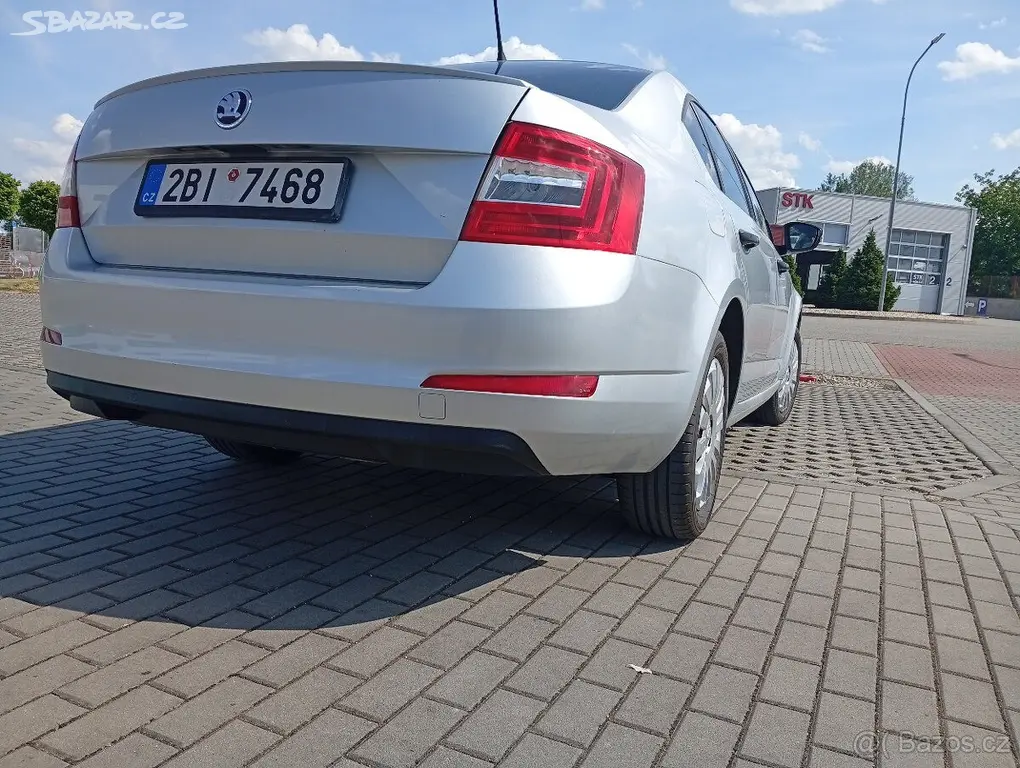Škoda Octavia 1,8 3 šestirychlostní - benzin - fotka 2