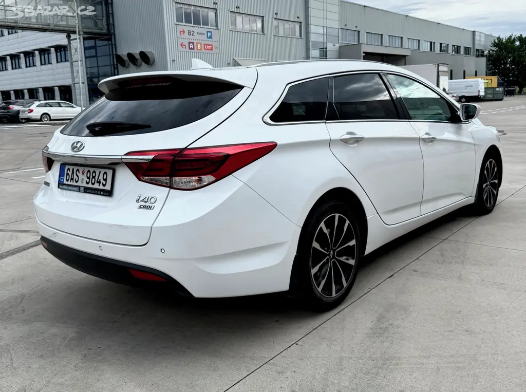 HYUNDAI i40 COMBI 1.7 CRDi 107 kW AUTOMAT - fotka 5