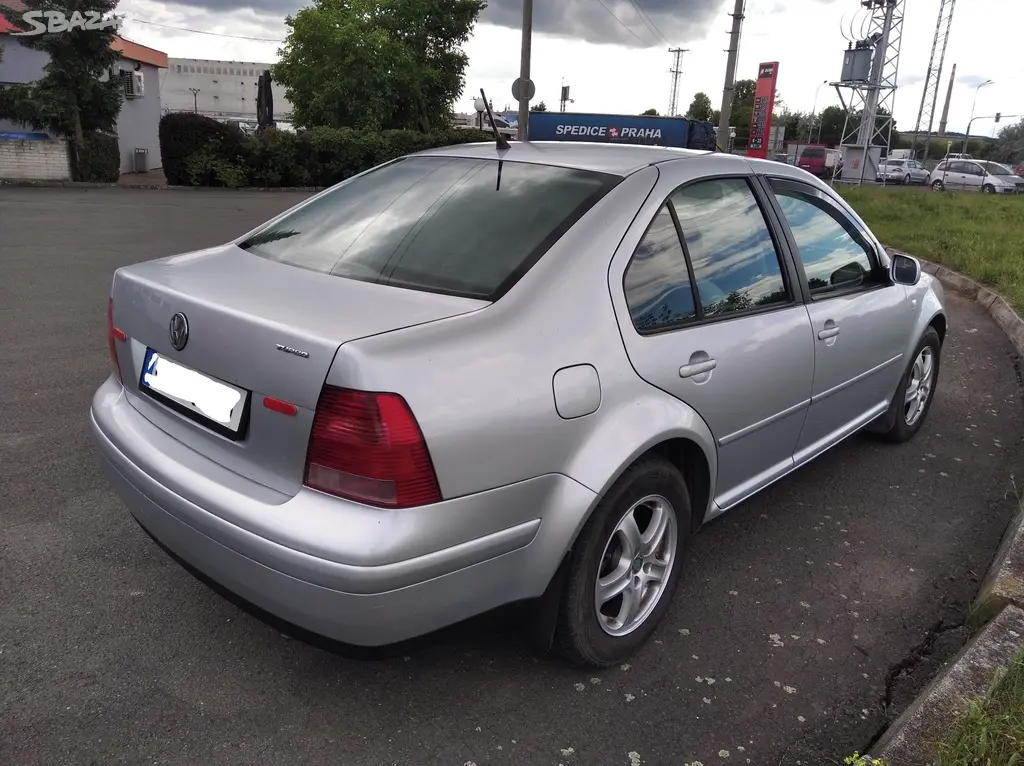Volkswagen Bora 1.6-81kw - fotka 5