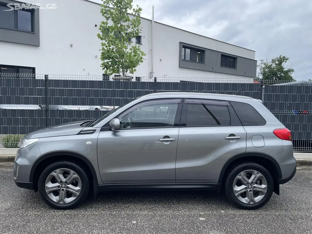 Suzuki Vitara, 1.6 VVTI 88kW 4x4 - 66 000 km - fotka 5