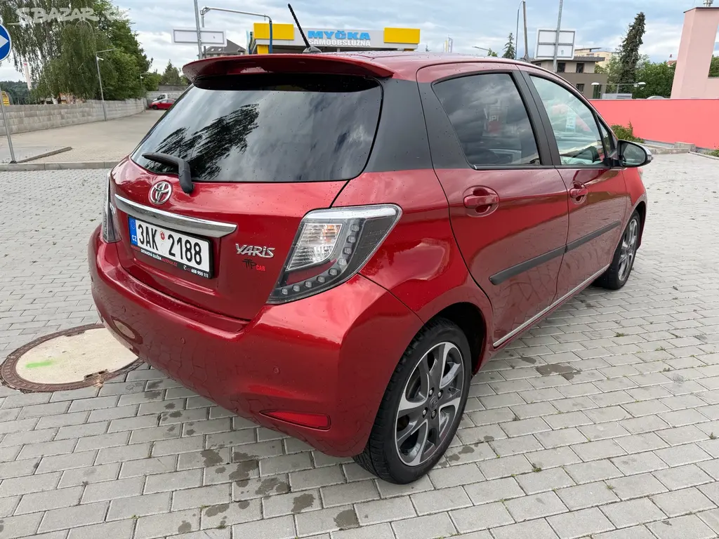 Prodám Toyota Yaris, 1.33 VVT-i 73kw, Automat - fotka 2