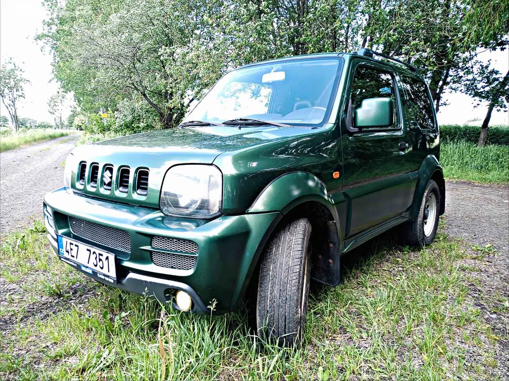 Suzuki Jimny 1.3i rok 2010 - fotka 3