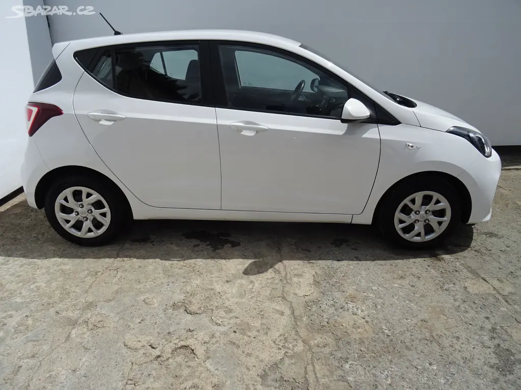 Hyundai i10 1.0i,NovéČR,S.kniha - fotka 3