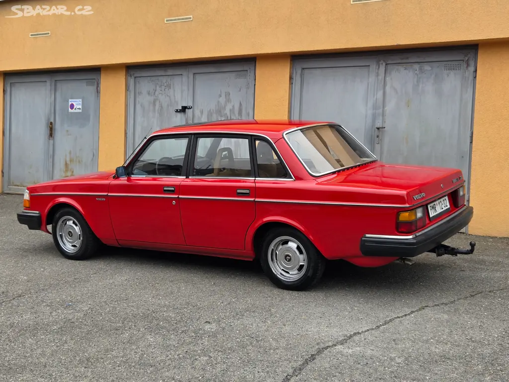 Volvo 240, 2.4 D6 Top Karoserie a lak - fotka 5