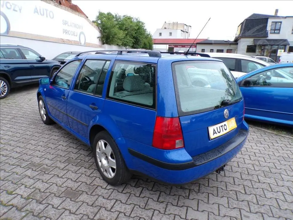 Volkswagen Golf 2,0 i TAŽNÉ ZAŘÍZENÍ - fotka 3