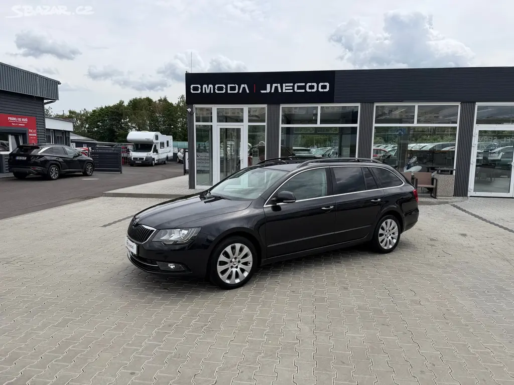 Škoda Superb, Combi/2.0TDI/4x4/DSG/Elegance - fotka 2