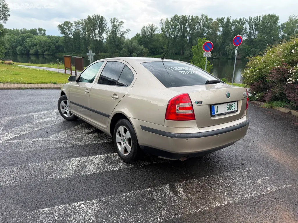 ŠKODA OCTAVIA II 1.6 85 kW- NOVÁ STK - fotka 5