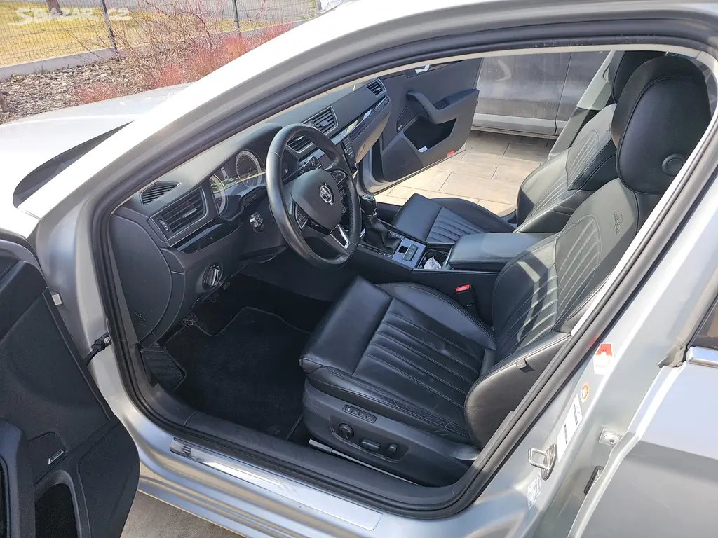 ŠKODA SUPERB L&K COMBI 2.0 TDI 110KW - fotka 6