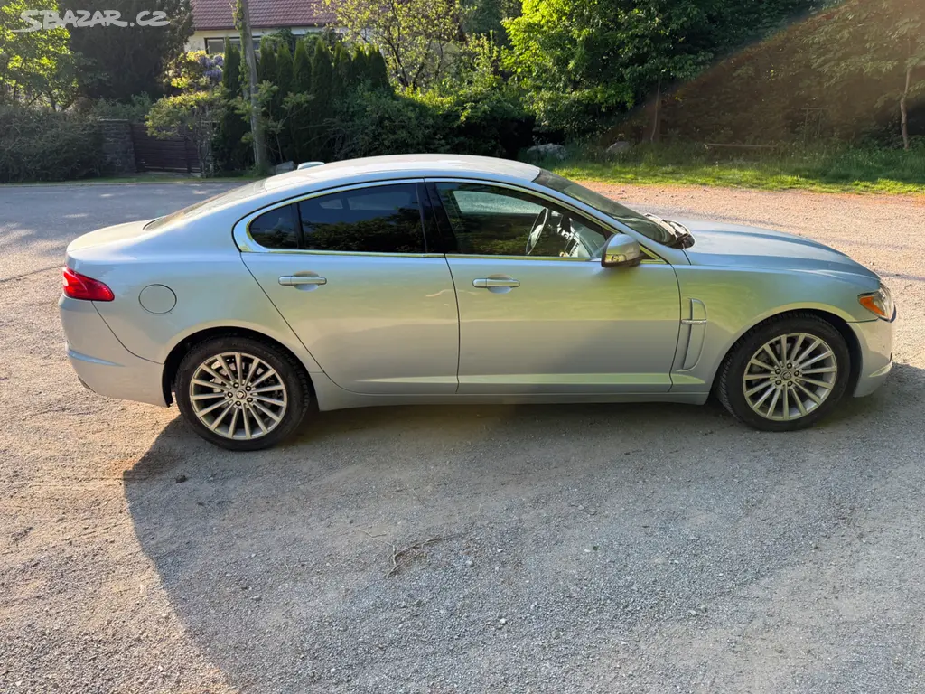 Jaguar XF 2.7D V6 - fotka 4