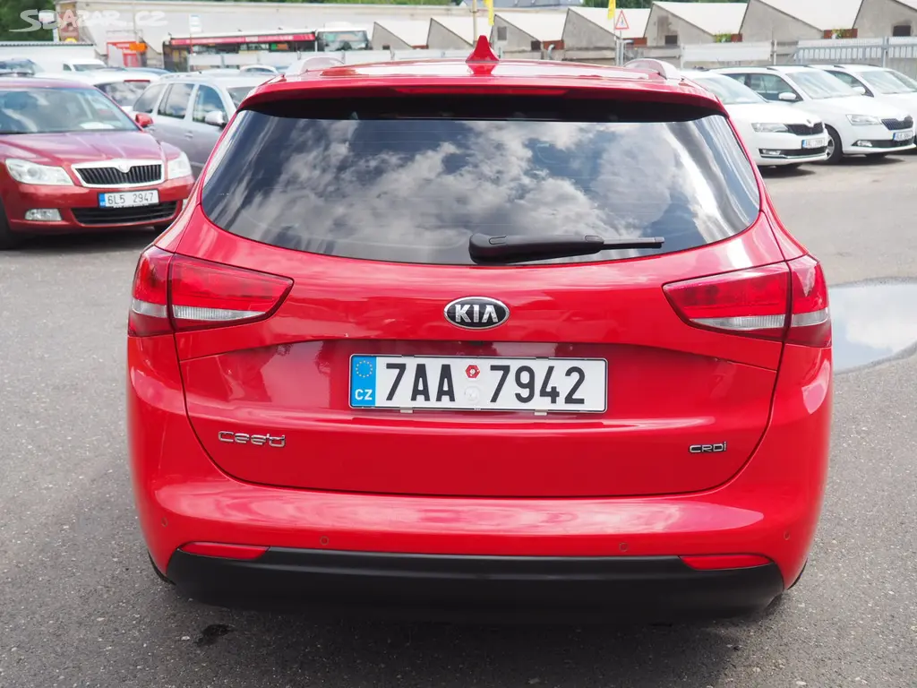 2018 Kia Ceed 1.6 CRDi, 100 kW, 1. Maj ČR - fotka 3
