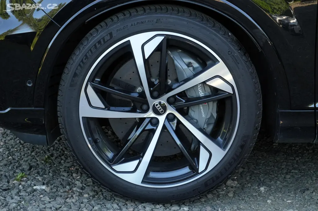 Audi SQ7, 4.0 TFSI, Webasto, 7 míst, B&O - fotka 4